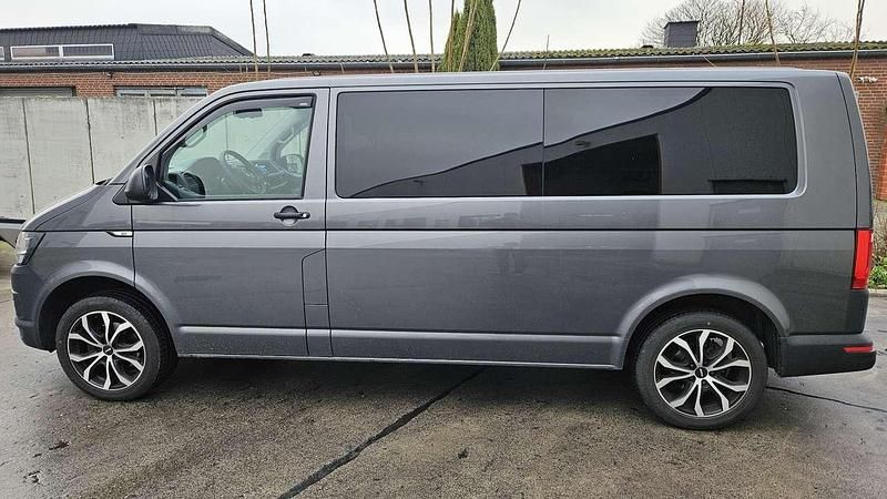Gebraucht VW Transporter 150 PS (110 kW) 2016 Grau Van