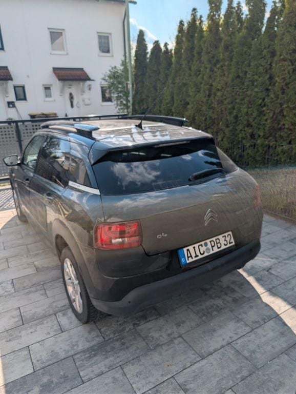 Używany Citroën C4 Shine 99 KM (72 kW) 2016 Czarny Sedan/Limuzyna