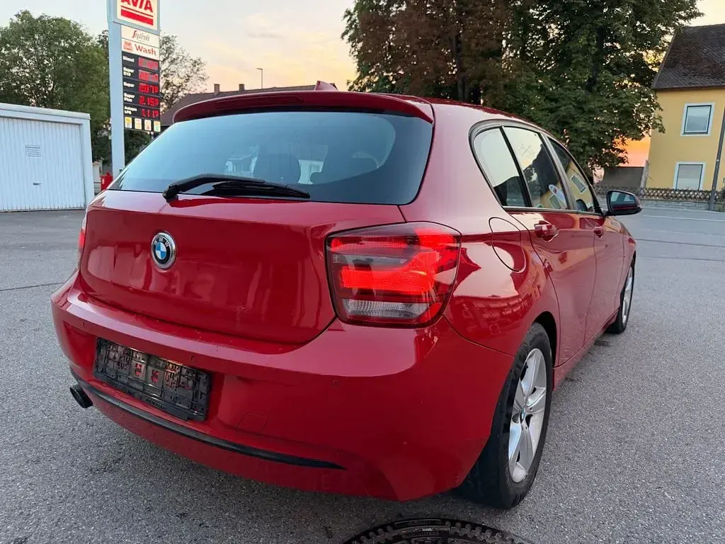 Gebraucht BMW 118 Sport Line 143 PS (105 kW) 2012 Rot Kleinwagen