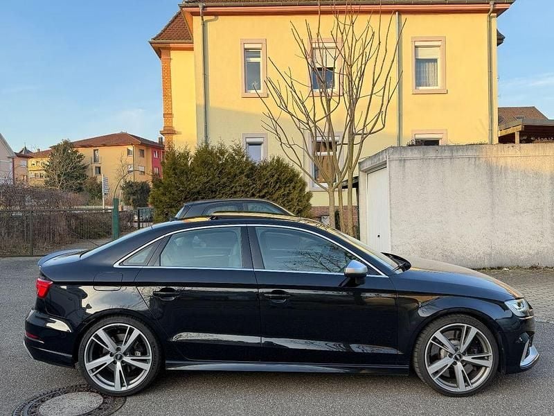 Gebraucht Audi RS3 Ambiente 400 PS (294 kW) 2017 Schwarz Limousine