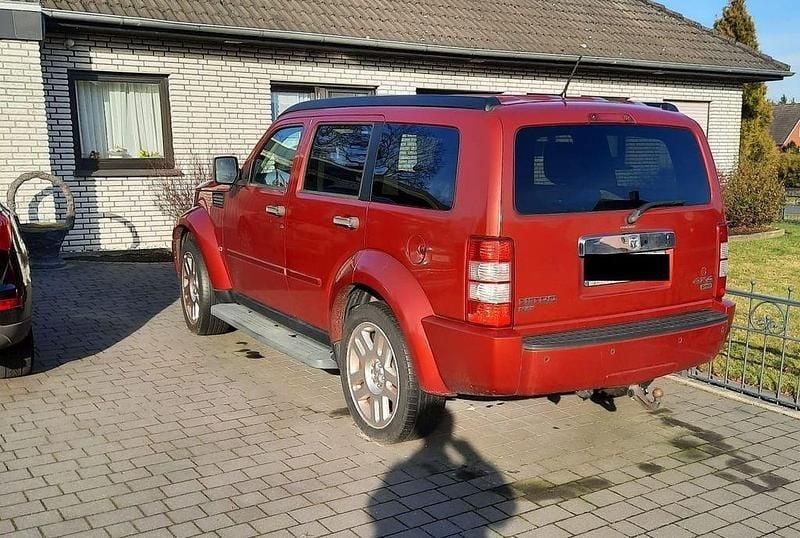 Gebraucht Dodge Nitro SXT 177 PS (130 kW) 2007 Rot SUV
