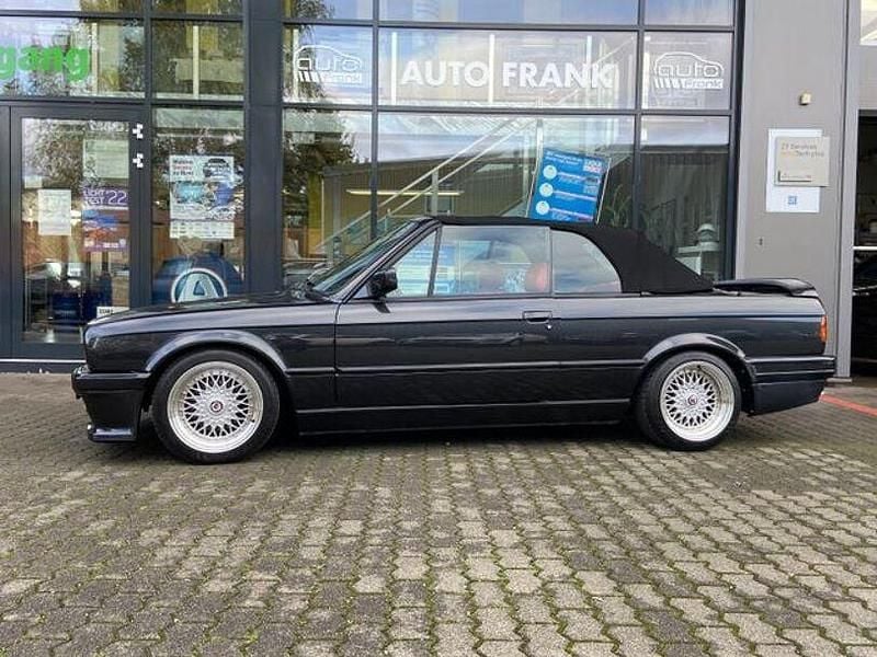Gebraucht BMW 325 165 PS (121 kW) 1988 Schwarz Cabrio