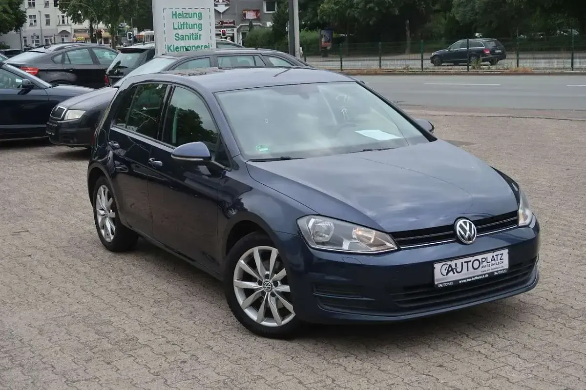 Gebraucht VW Golf VII Comfortline 150 PS (110 kW) 2014 Night blue Limousine