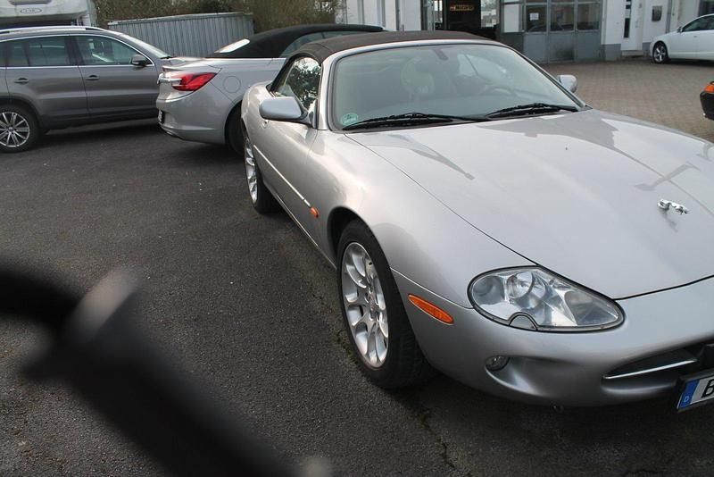Gebraucht Jaguar XK 284 PS (208 kW) 2000 Silber Cabrio