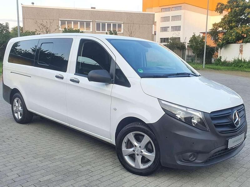 Arktikweiss Gebraucht 2021 Mercedes Vito Van | 30.900 € (Fairer Preis) - Bild 1/4