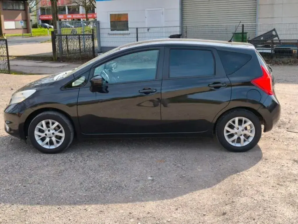 Usata Nissan Note Acenta+ 80 CV (58 kW) 2015 Nero Utilitaria