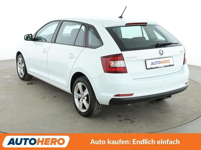 Gebraucht Skoda Rapid Cool Edition 110 PS (80 kW) 2019 Weiß Limousine