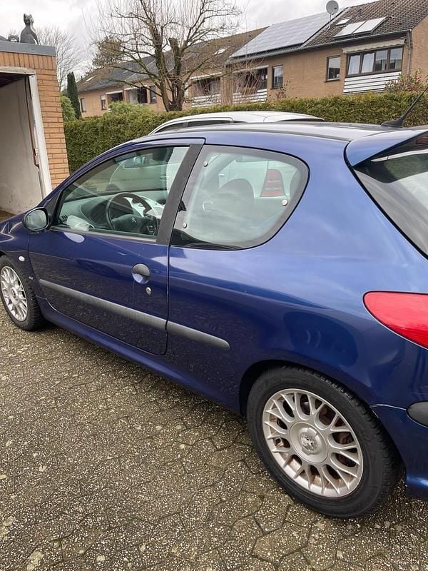 Blau Gebraucht 2001 Peugeot 206 Kleinwagen | 850 € (Superpreis) - Bild 1/4