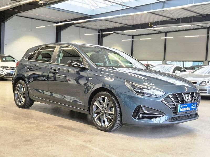 Gebraucht Hyundai i30 Edition 30+ 159 PS (116 kW) 2021 Dark teal metallic Limousine
