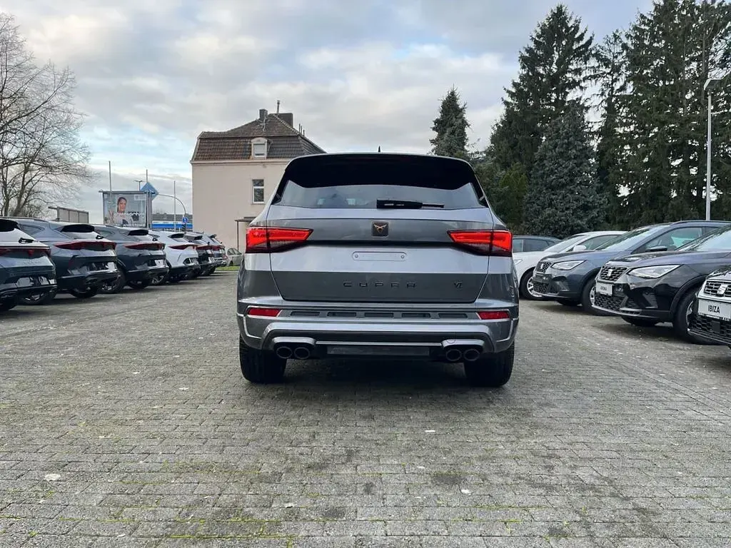 Neu Cupra Ateca VZ 300 PS (220 kW) 2025 Grau SUV