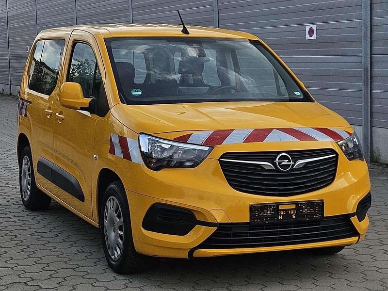 Gebraucht Opel Combo Life Edition 102 PS (75 kW) 2021 Gelb Kombi