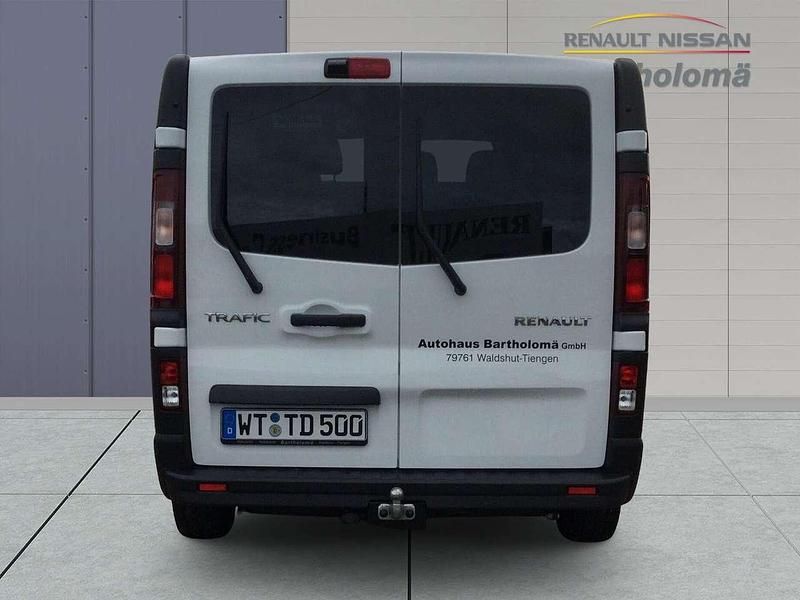 Gebraucht Renault Trafic Komfort 150 PS (110 kW) 2023 Gletscherweiss Van / Kleinbus