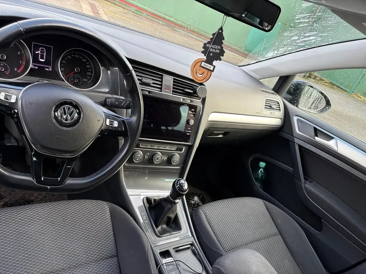 Second-hand VW Golf VII Join 86 CP (63 kW) 2018 Negru Berlinǎ