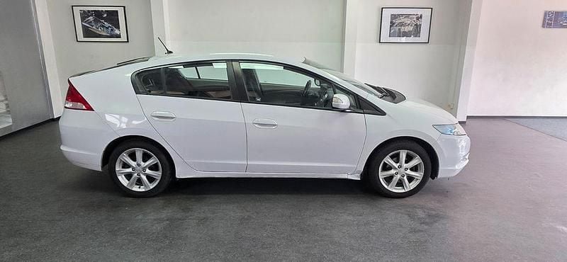Weiß Gebraucht 2009 Honda Insight Elegance Limousine | 3.990 € (Fairer Preis) - Bild 1/4