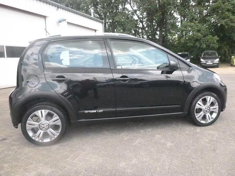 Gebraucht VW cross up! 75 PS (55 kW) 2017 Schwarz Kleinwagen