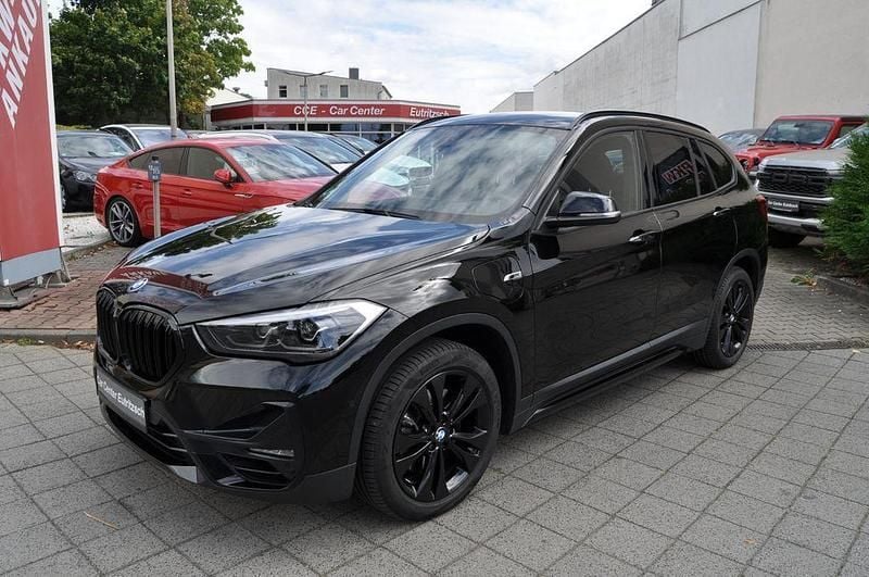 Schwarz ii Gebraucht 2022 BMW X1 Sport Line SUV | 21.990 € (Fairer Preis) - Bild 1/4