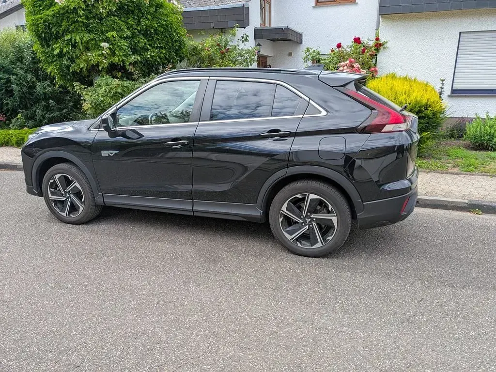 Gebraucht Mitsubishi Eclipse Cross Basis 188 PS (138 kW) 2022 Schwarz SUV
