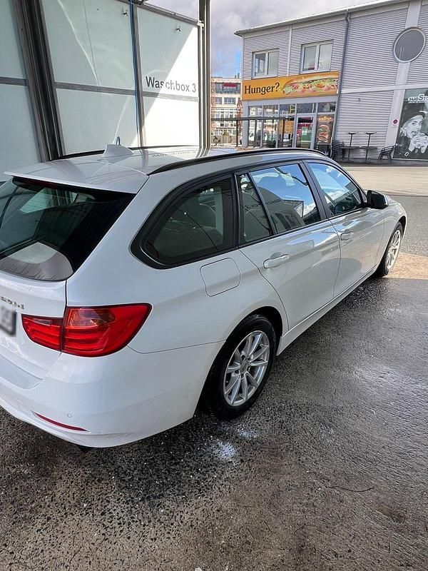 Gebraucht BMW 320 184 PS (135 kW) 2014 Weiß Kombi