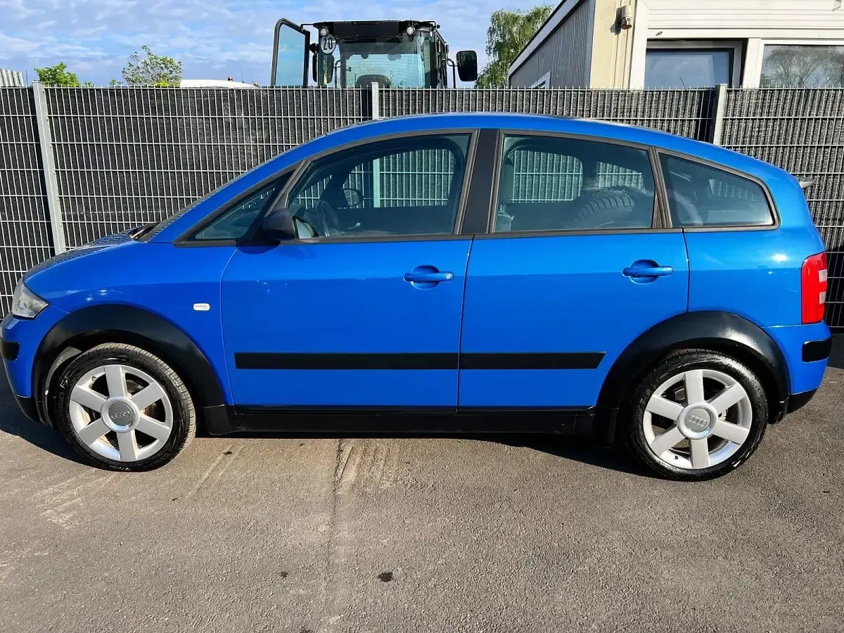 Gebraucht Audi A2 90 PS (66 kW) 2004 Blau Kleinwagen