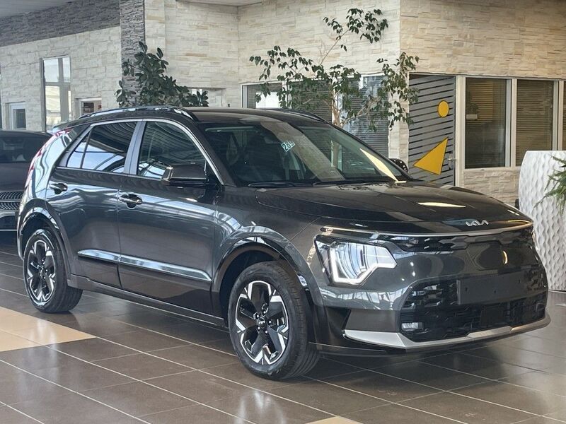 Grau (agt) interstellar grau met. Gebraucht 2022 Kia e-Niro Vision SUV | 25.840 € (Fairer Preis) - Bild 1/4