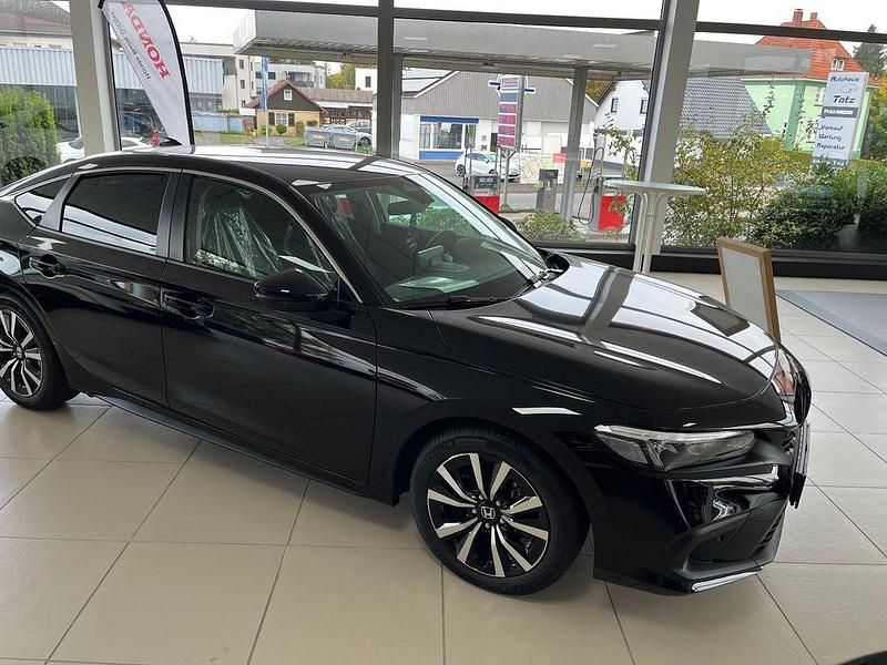 Neu Honda Civic Elegance 143 PS (105 kW) 2025 Schwarz Limousine