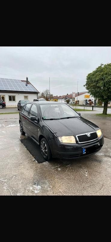 Schwarz Gebraucht 2003 Skoda Fabia Kleinwagen | 1.200 € (Fairer Preis) - Bild 1/4