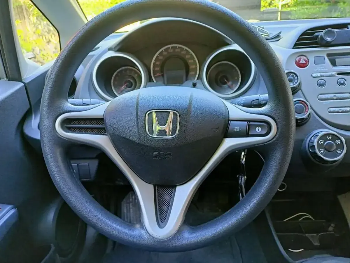 Gebraucht Honda Jazz S 90 PS (66 kW) 2011 Silber Kleinwagen