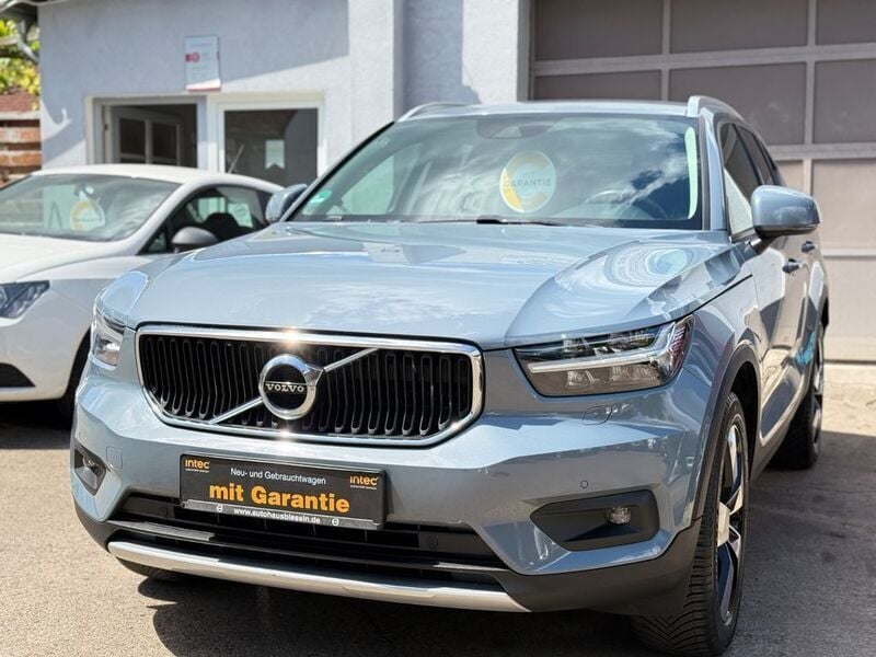 Grau Gebraucht 2021 Volvo XC40 Momentum SUV | 14.999 € (Fairer Preis) - Bild 1/4