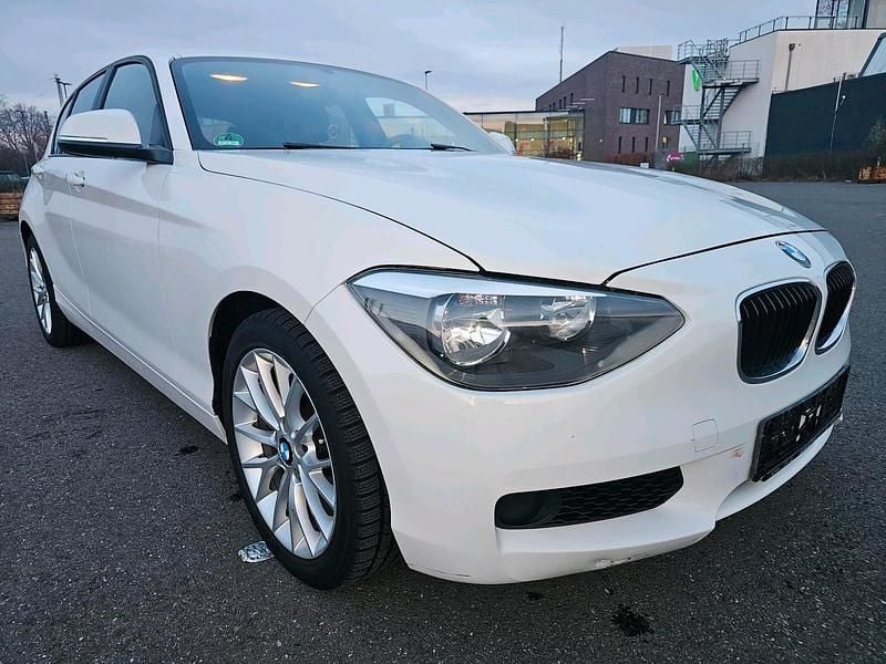 Gebraucht BMW 114 102 PS (75 kW) 2012 Weiß Kleinwagen