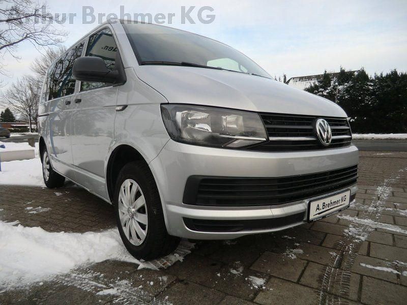 Gebraucht VW Multivan Trendline 114 PS (83 kW) 2017 Silber Van