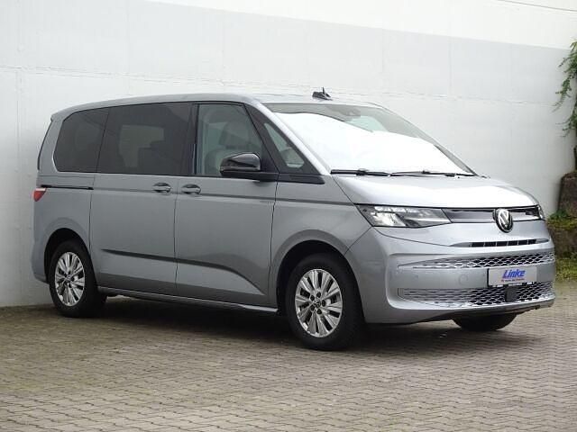 Second-hand VW Multivan 150 CP (110 kW) 2022 Andere farbe Monovolum