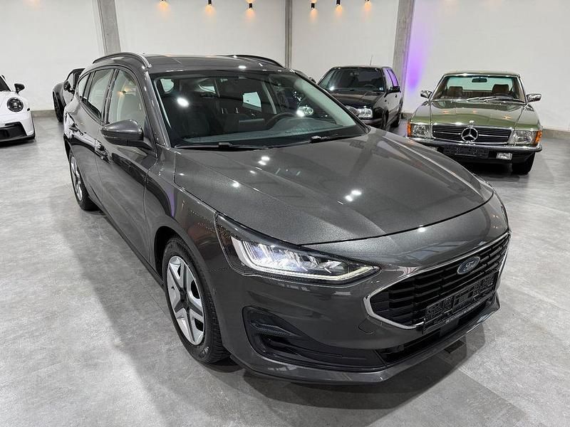 Gebraucht Ford Focus Cool & Connect 125 PS (91 kW) 2022 Grau Kombi