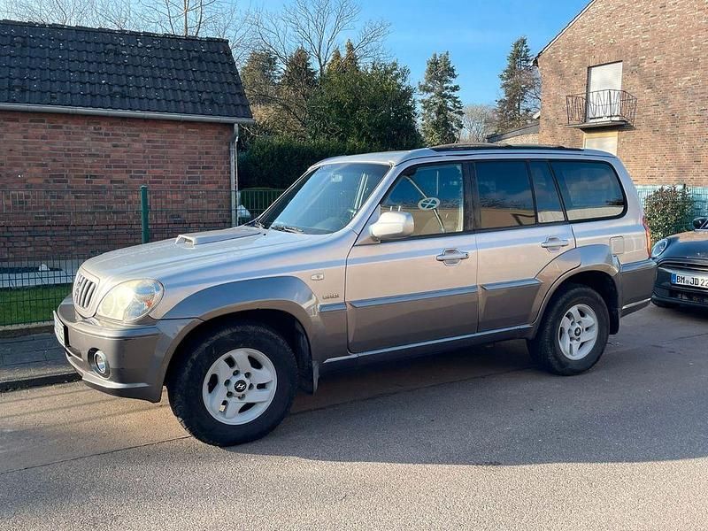 Silber Gebraucht 2002 Hyundai Terracan SUV | 3.990 € (Etwas zu teuer) - Bild 1/4