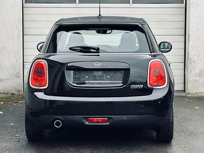 Gebraucht Mini Cooper 136 PS (100 kW) 2018 Midnight black Kleinwagen