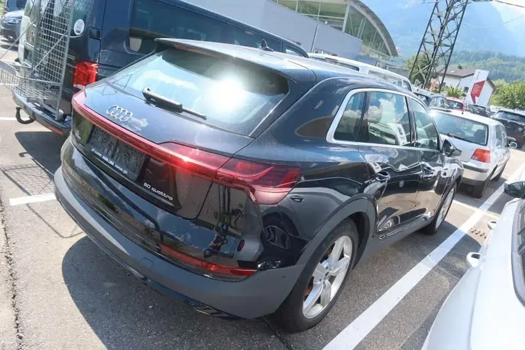 Gebraucht Audi e-tron Business 230 kW (313 PS) 2021 Schwarz SUV