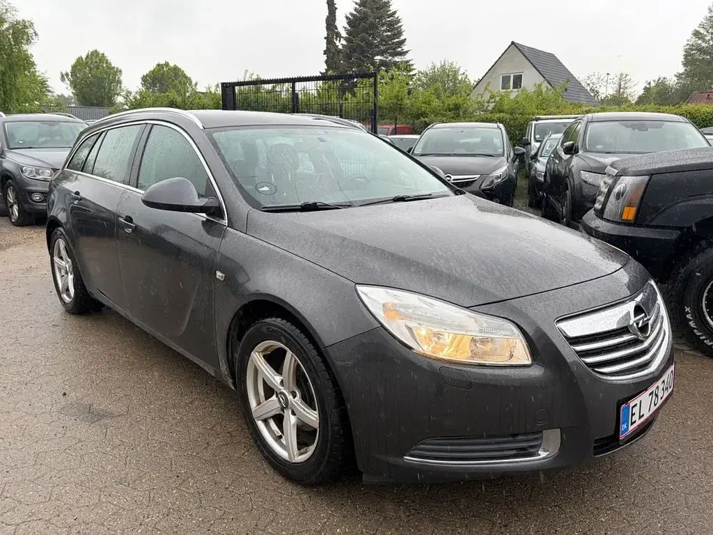 Gebraucht Opel Insignia 131 PS (96 kW) 2012 Grau Kombi