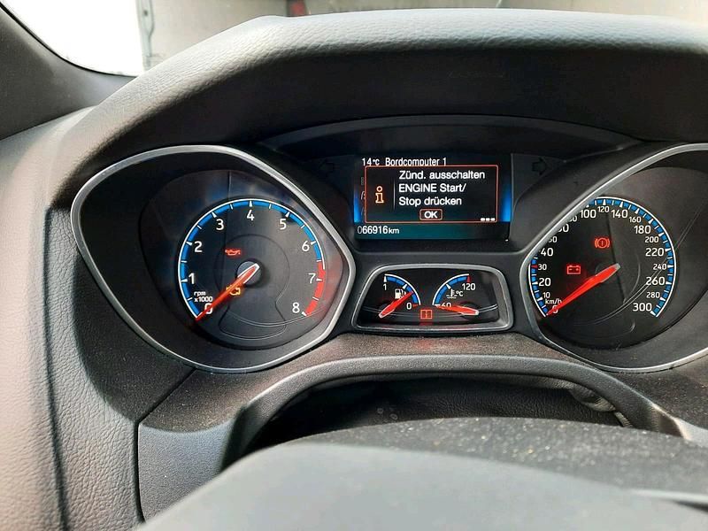 Gebraucht Ford Focus 350 PS (257 kW) 2017 Blau Limousine