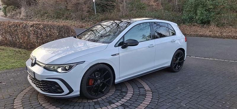 Weiß Gebraucht 2024 VW Golf VIII GTD Kleinwagen | 37.990 € (Fairer Preis) - Bild 1/4