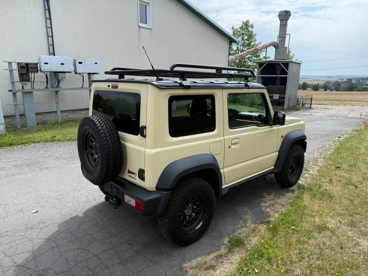 Gebraucht Suzuki Jimny Comfort+ 102 PS (75 kW) 2019 Beige SUV