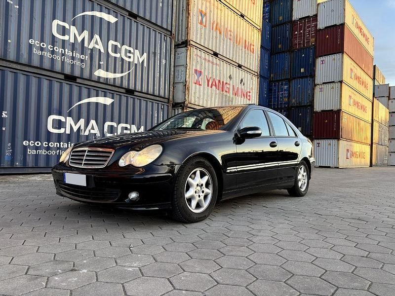 Schwarz Gebraucht 2004 Mercedes C220 Classic Limousine | 6.900 € - Bild 1/4