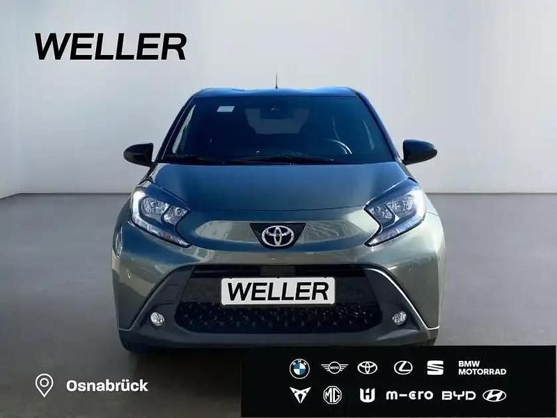 Gebraucht Toyota Aygo 72 PS (52 kW) 2023 Schneeweiß Kleinwagen