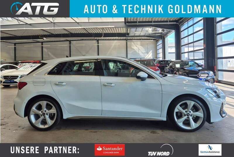 Navarrablau metallic Gebraucht 2024 Audi A3 Sportback S-Line Limousine | 37.490 € (Superpreis) - Bild 1/4