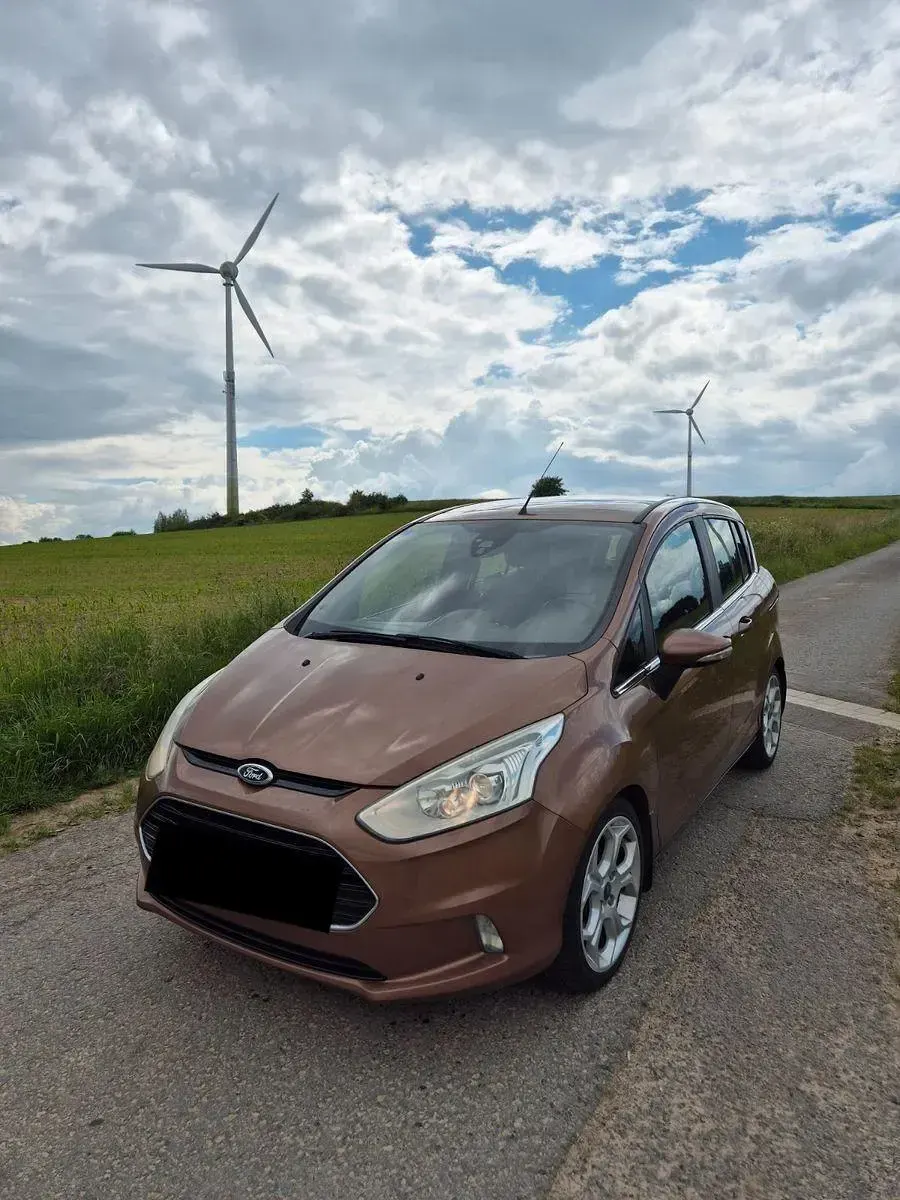 Gebraucht Ford B-MAX Titanium 105 PS (77 kW) 2012 Braun Van / Kleinbus