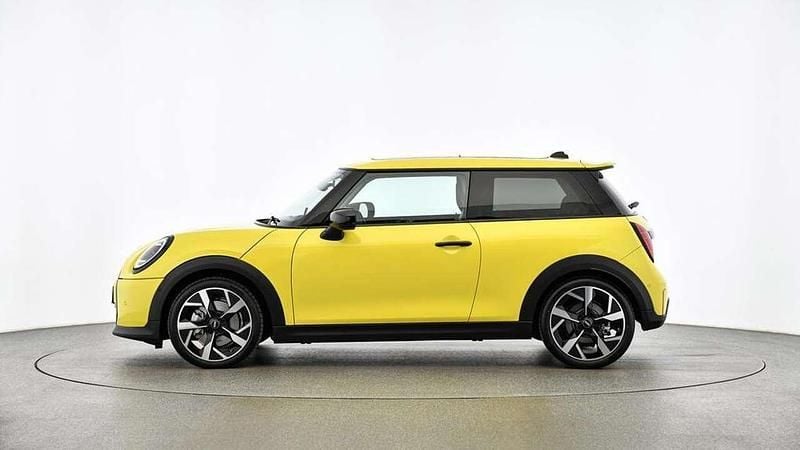 Używany Mini Cooper S Classic 204 KM (150 kW) 2024 Żółty Hatchback