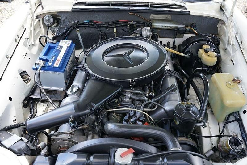 Gebraucht Mercedes W111 200 PS (147 kW) 1970 Weiß Coupé