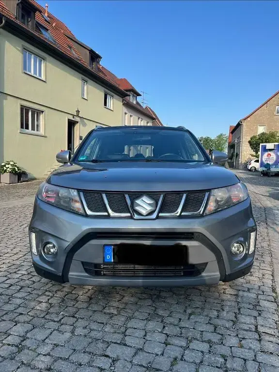 Gebraucht Suzuki Vitara 140 PS (102 kW) 2016 Grau SUV