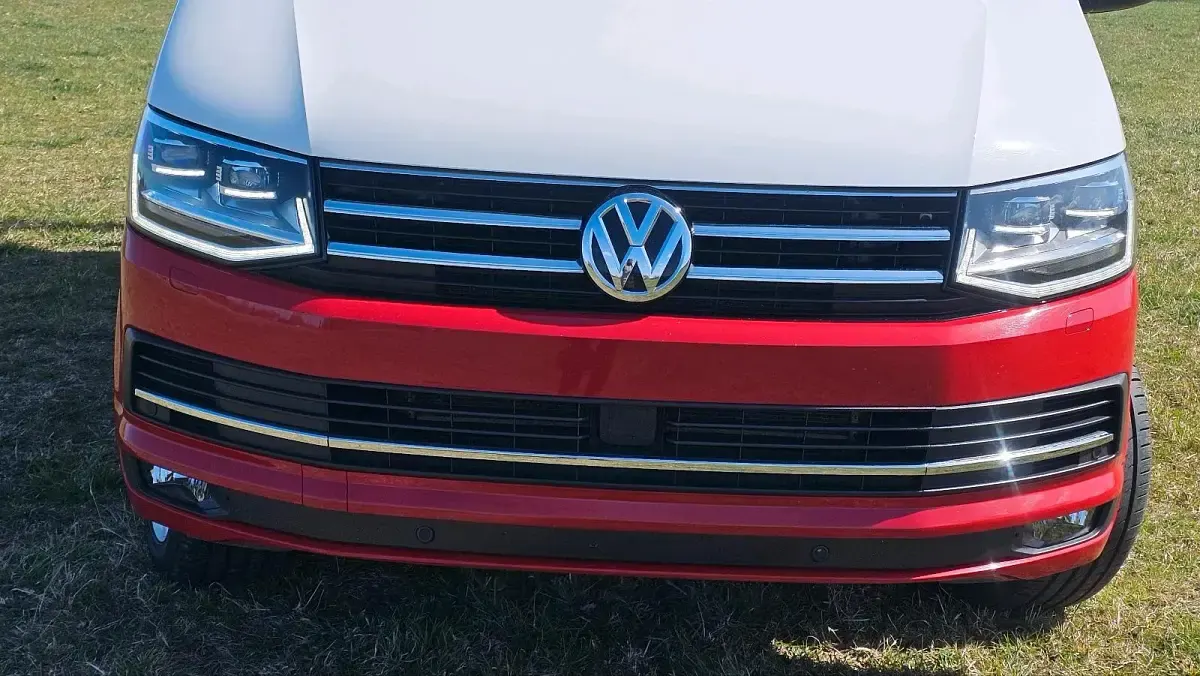 Gebraucht VW Multivan Generation Six 150 PS (110 kW) 2016 Rot Van / Kleinbus