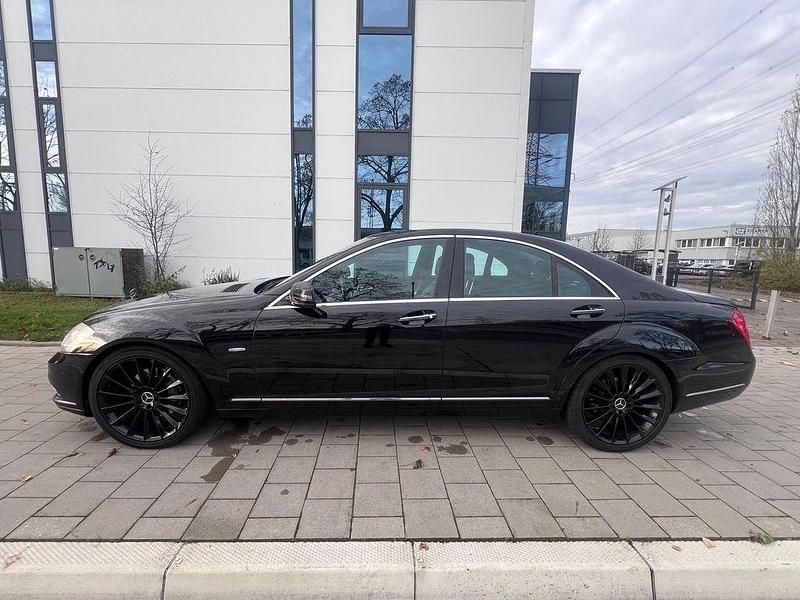 Schwarz Gebraucht 2011 Mercedes S350 Limousine | 12.800 € (Superpreis) - Bild 1/4