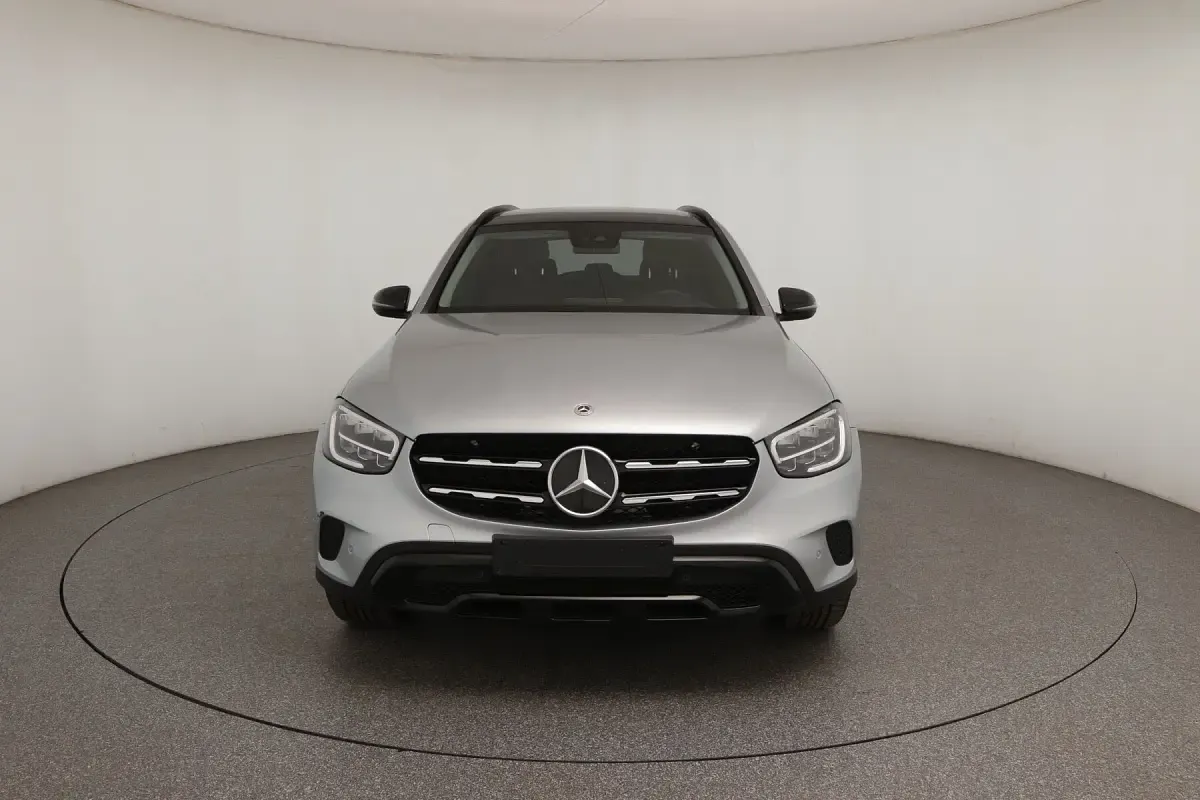 Gebraucht Mercedes GLC200 197 PS (144 kW) 2022 Silber SUV