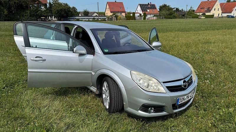Silber Gebraucht 2008 Opel Signum Edition+ Kombi | 3.150 € (Etwas zu teuer) - Bild 1/4